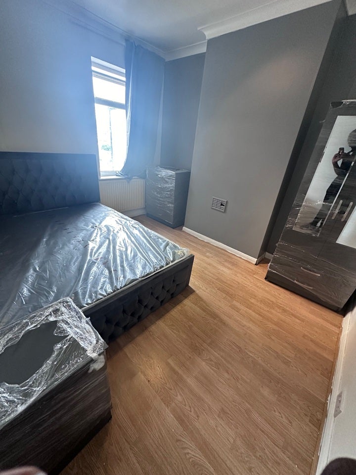 Room Willow Road in Greater London