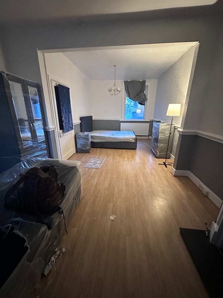 Room Willow Road in Greater London