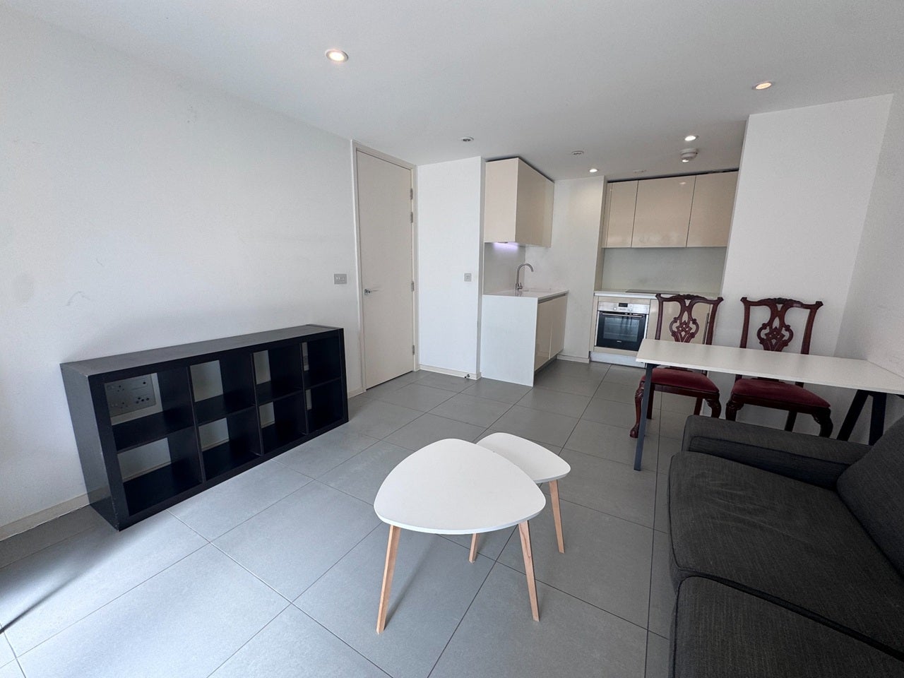 Flat Dance Square in Greater London