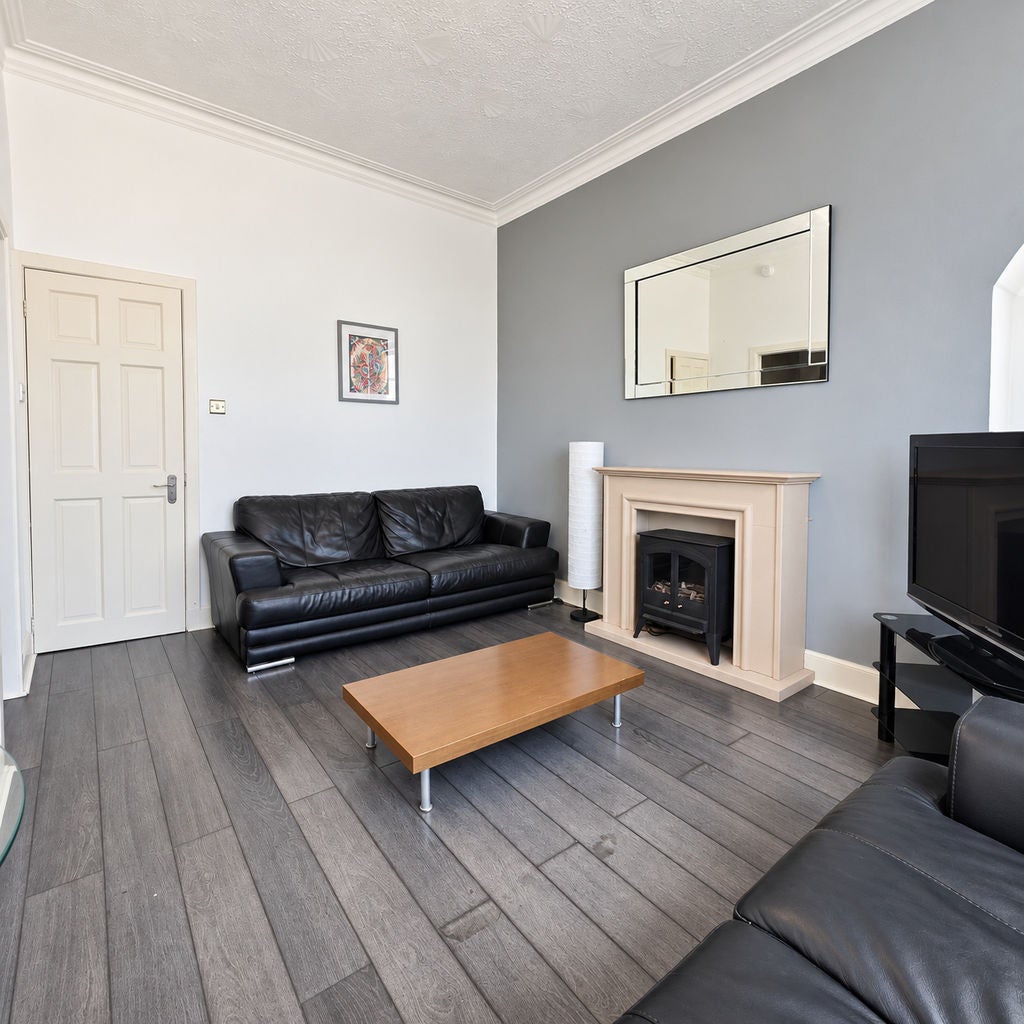 Flat Bruce Street in Dumbarton