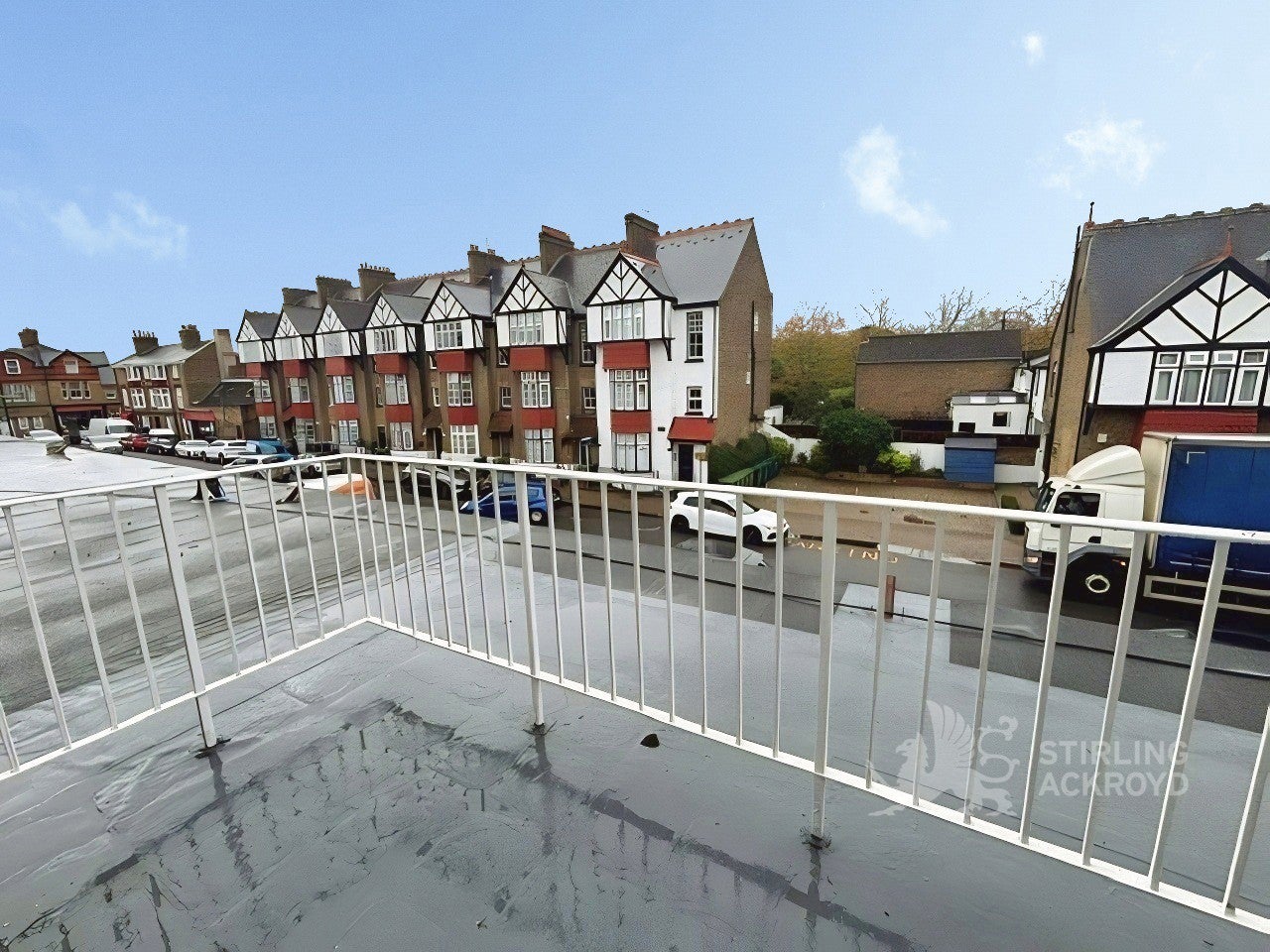 Flat Avenue Parade in Sunbury-on-Thames