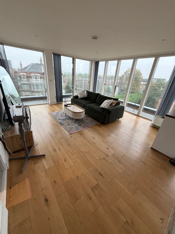 Room Worple Road in Greater London