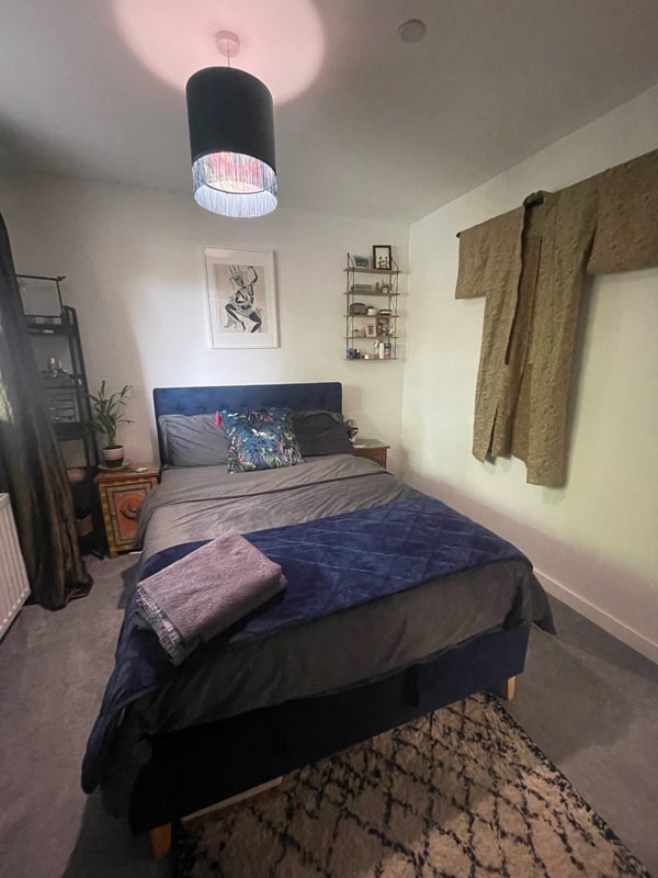 Room Louis Close in Greater London