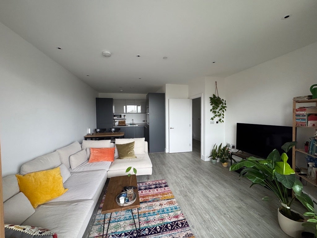 Flat Nest Way in Greater London