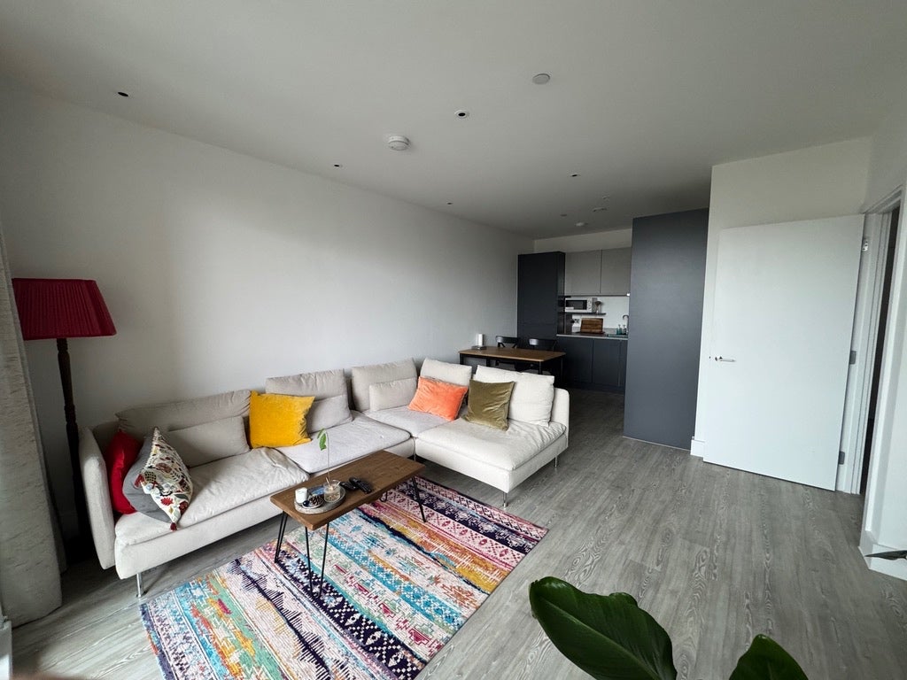 Flat Nest Way in Greater London