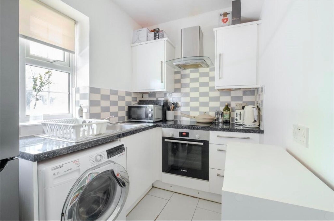 Flat Leigham Court Road in Greater London