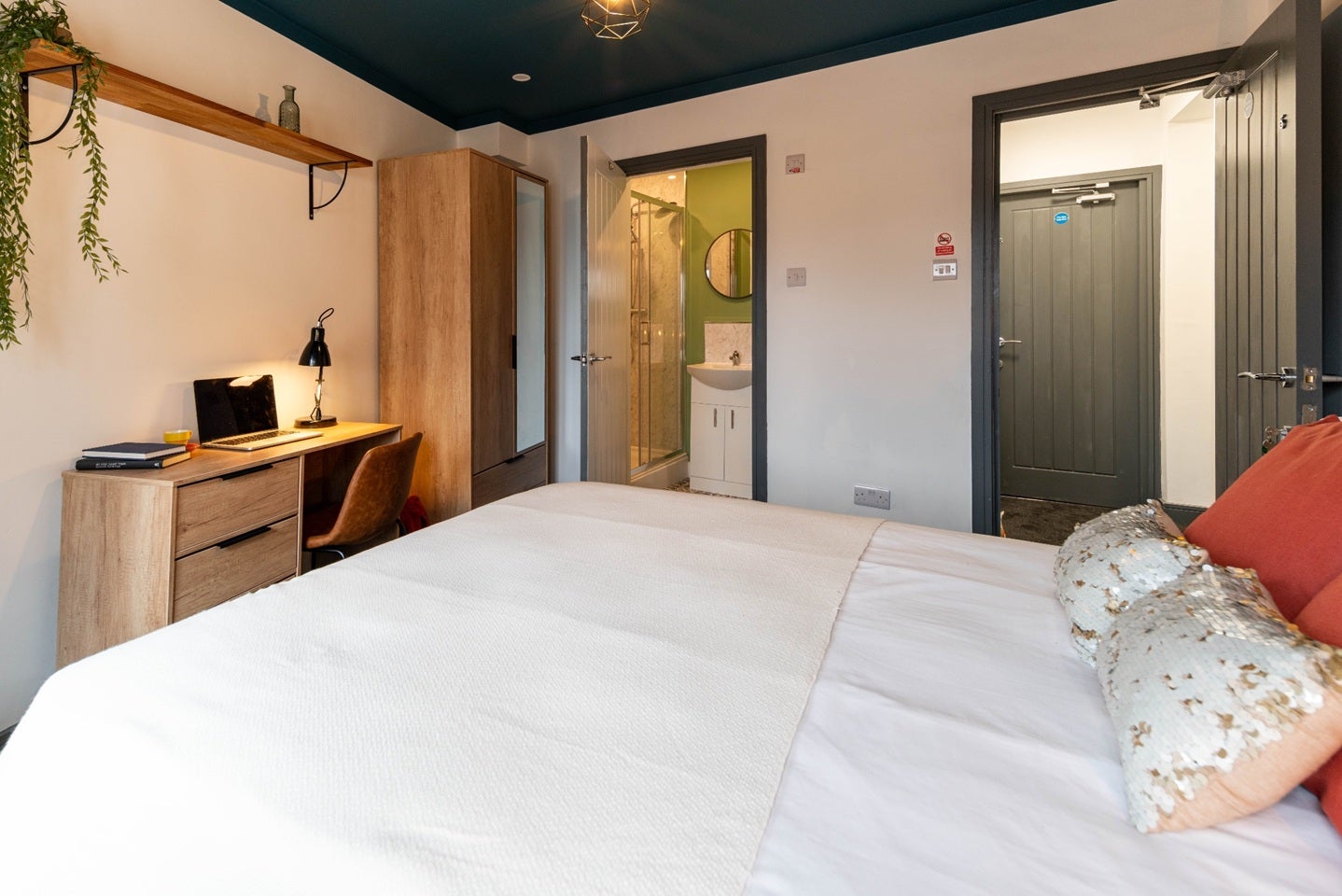 Room Deans Road in Salford