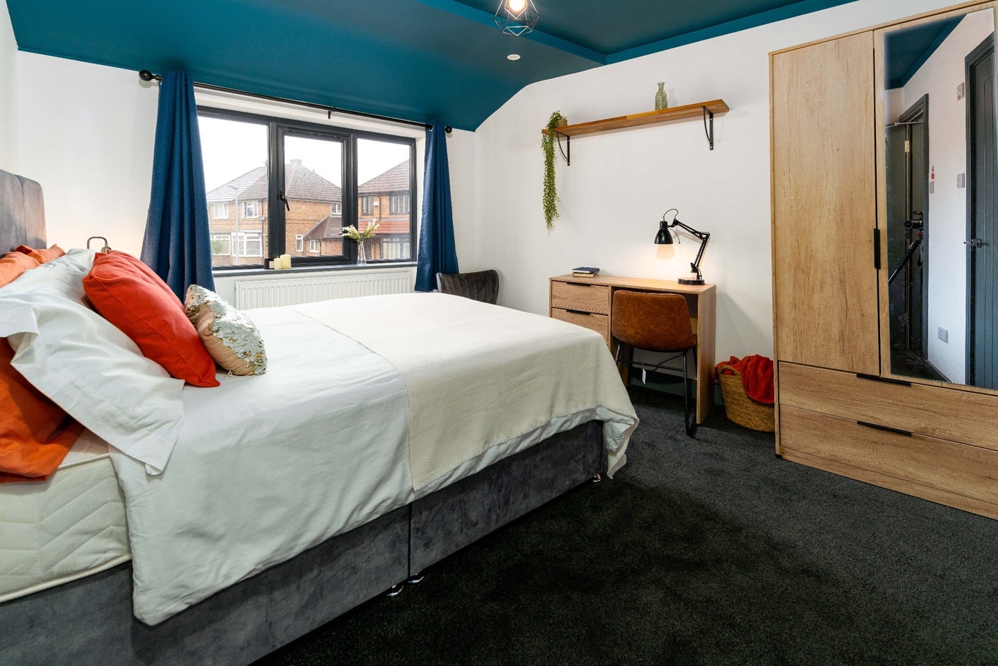 Room Deans Road in Salford