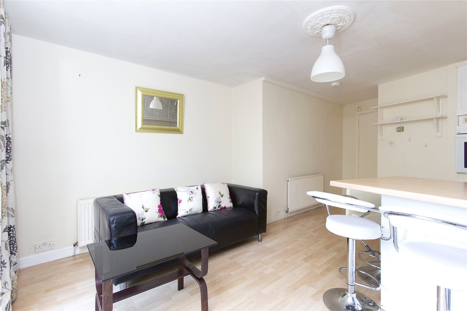 Flat Craigcrook Road in City of Edinburgh