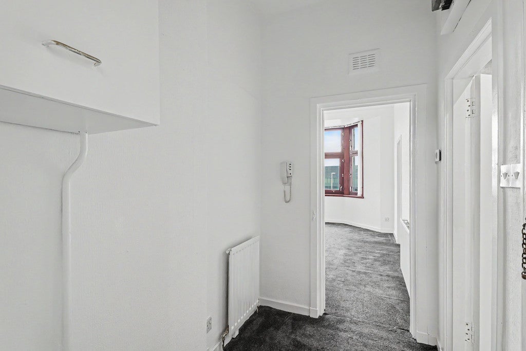 Flat Academy Street in Glasgow