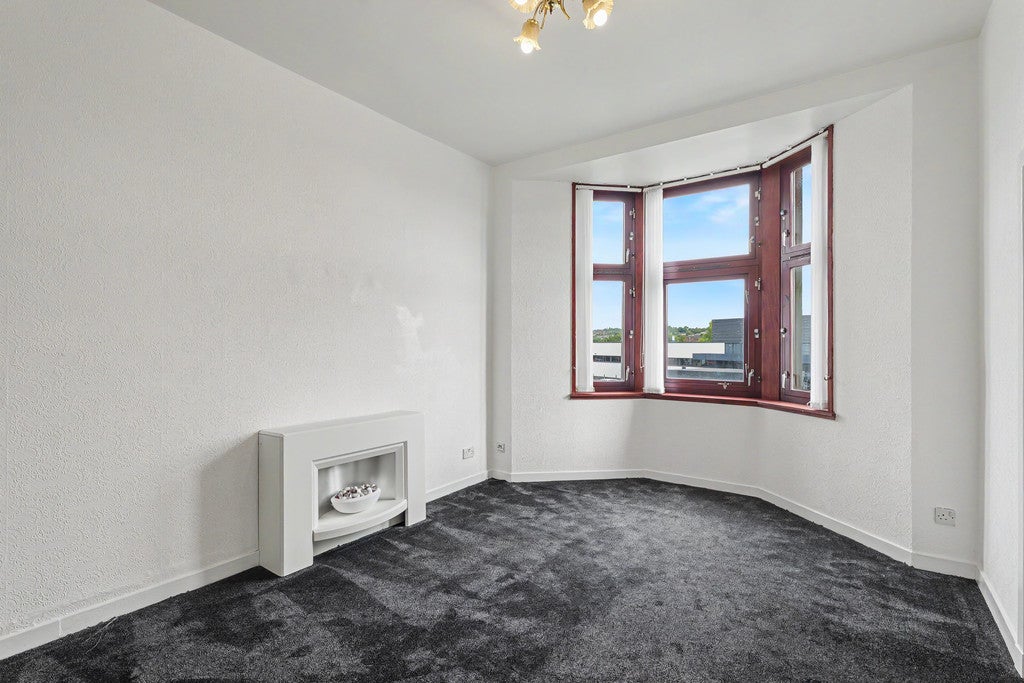 Flat Academy Street in Glasgow