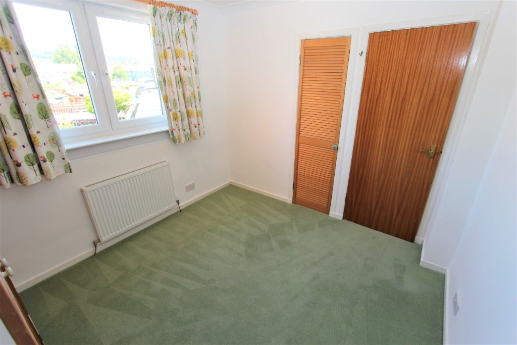 House Broomhall Crescent in City of Edinburgh