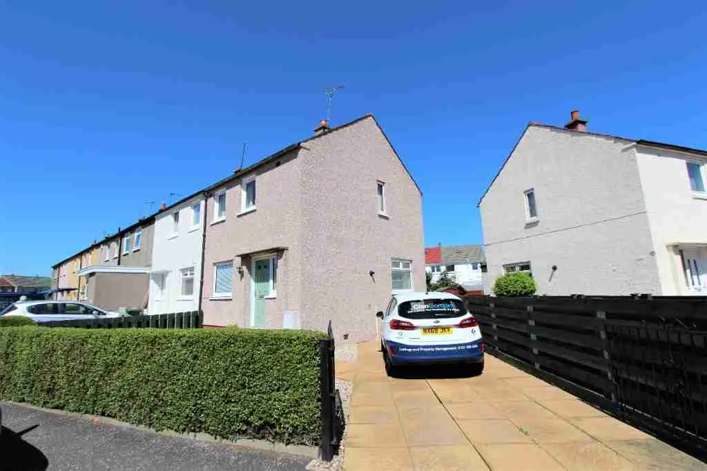 House Broomhall Crescent in City of Edinburgh