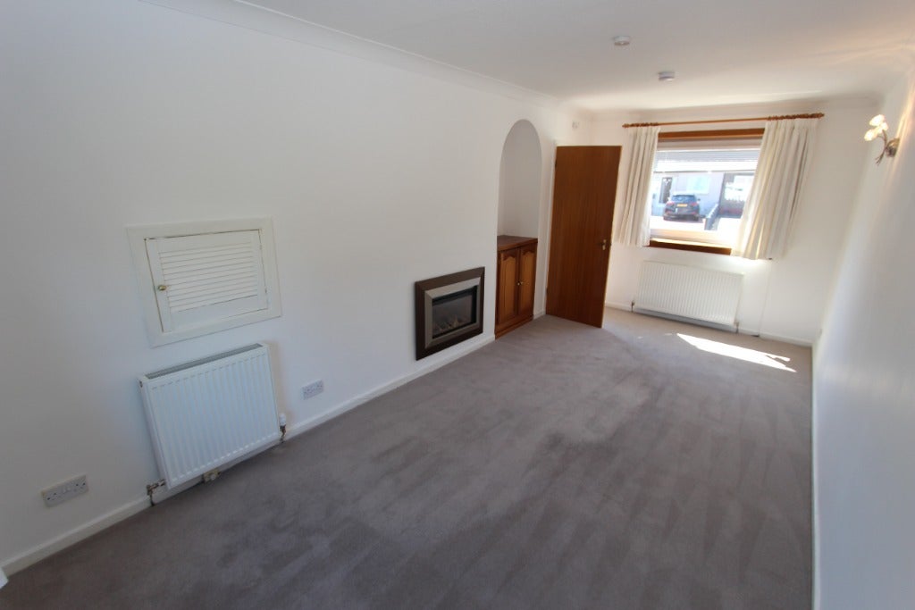 House Broomhall Crescent in City of Edinburgh