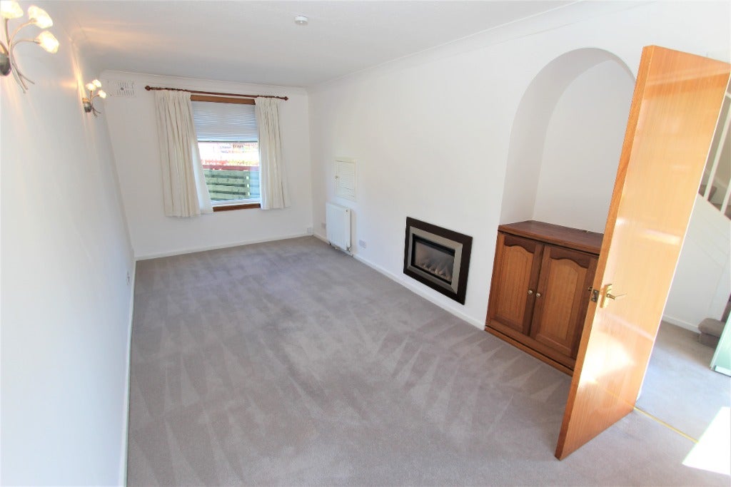House Broomhall Crescent in City of Edinburgh
