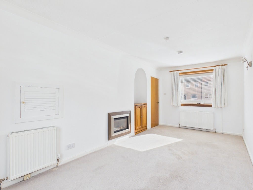 House Broomhall Crescent in City of Edinburgh