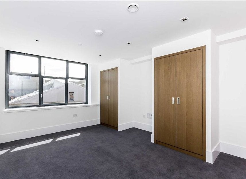 Flat Queen Elizabeth Street in Greater London
