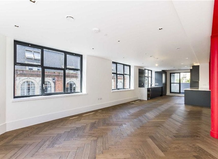 Flat Queen Elizabeth Street in Greater London