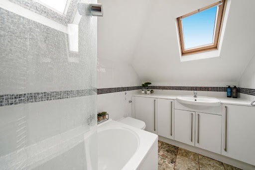Room Lowfield Road in Greater London