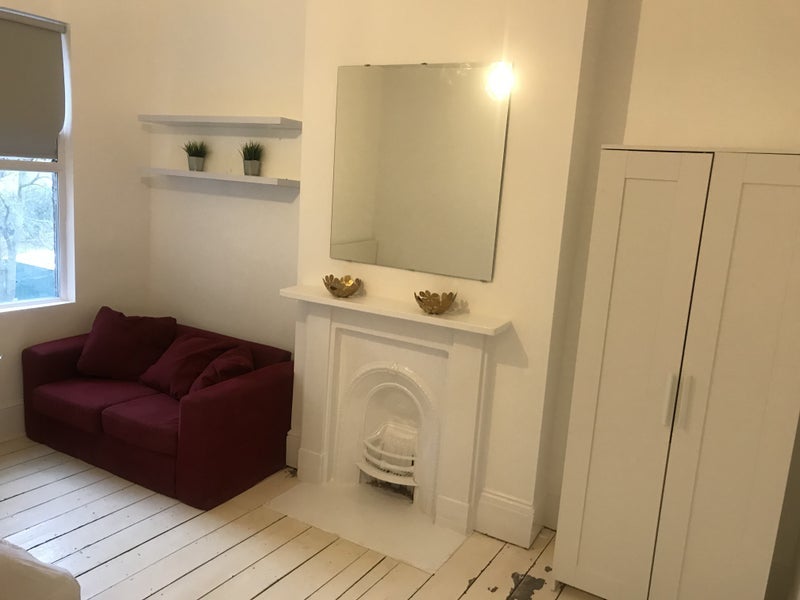 Room Ringstead Road in Greater London