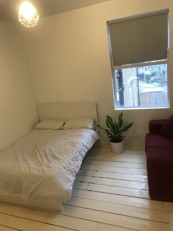 Room Ringstead Road in Greater London