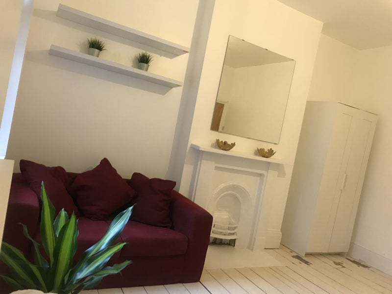 Room Ringstead Road in Greater London
