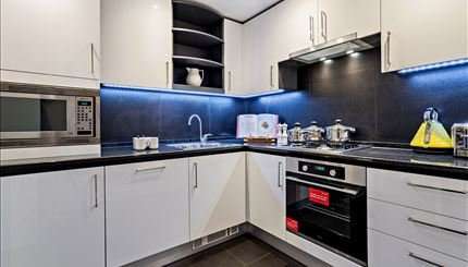 Flat Westferry Circus in Greater London