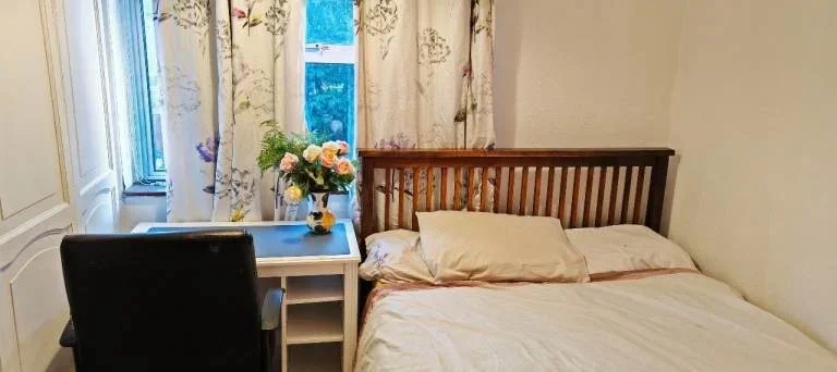 Room Firtree Avenue in Greater London