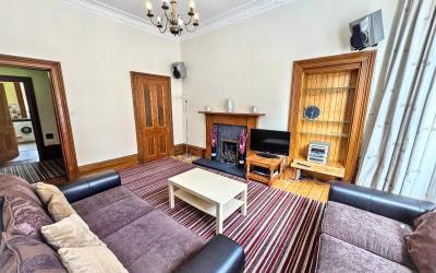 Flat Eskdale Street in Glasgow