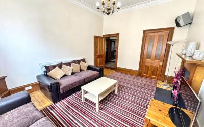 Flat Eskdale Street in Glasgow