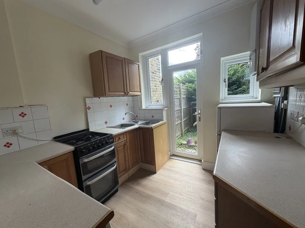 Flat Clifford Avenue in Greater London