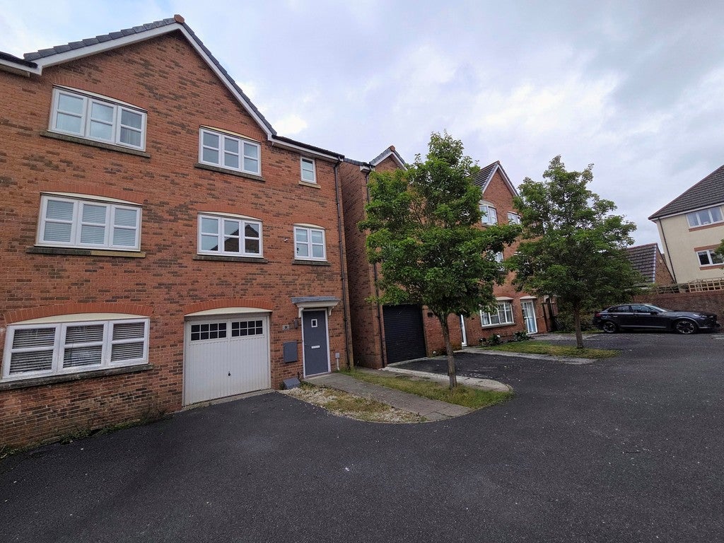 House Robinson Close in Chorley