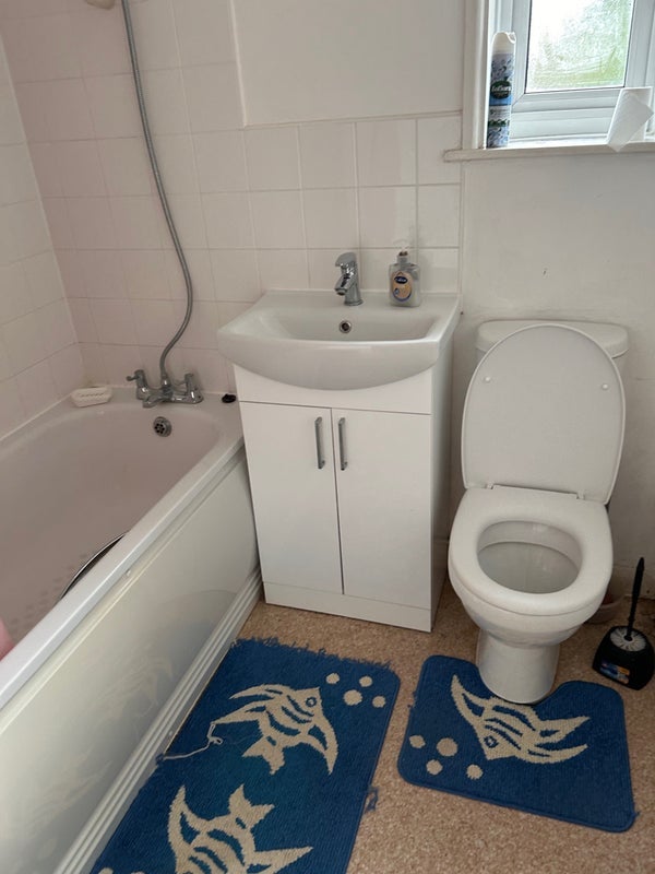 Room Kennedy Road in Greater London