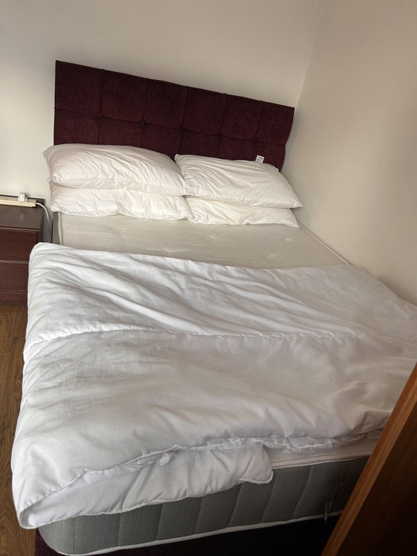 Room Kennedy Road in Greater London