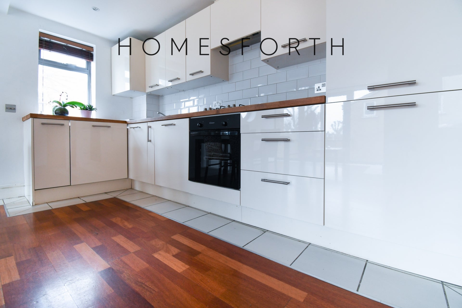 Flat Okehampton Road in Greater London