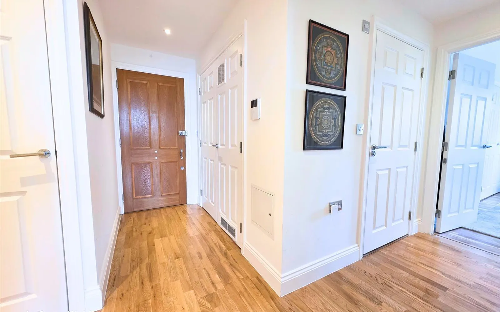 Flat Princess Park Manor in Greater London