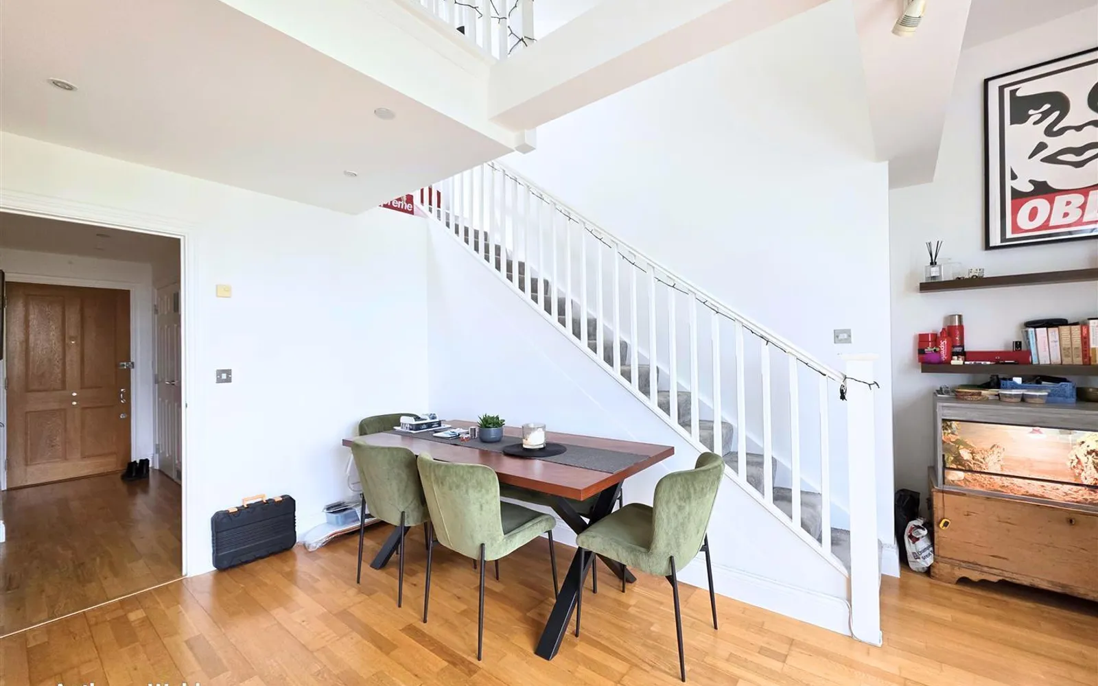 Flat Princess Park Manor in Greater London