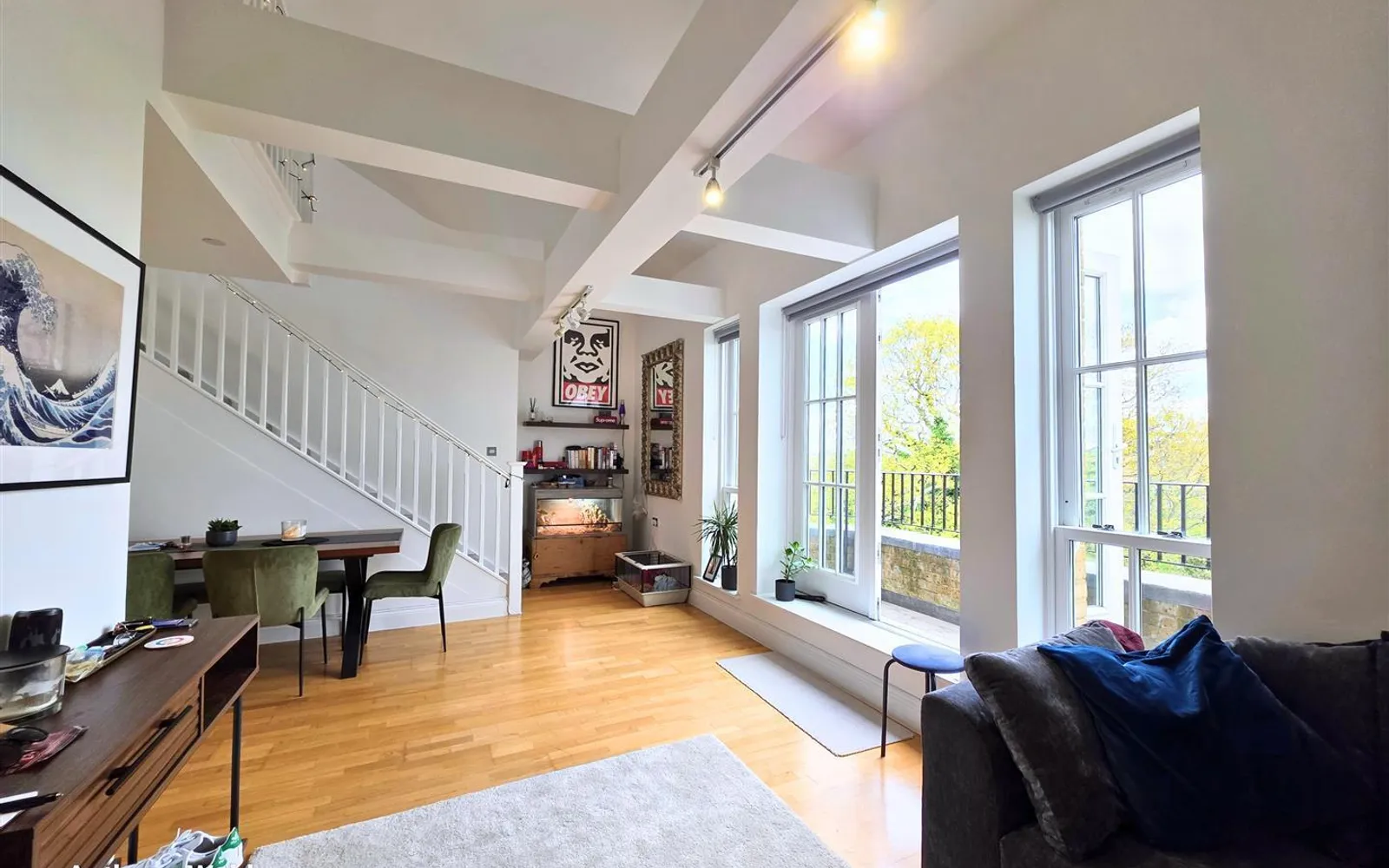 Flat Princess Park Manor in Greater London