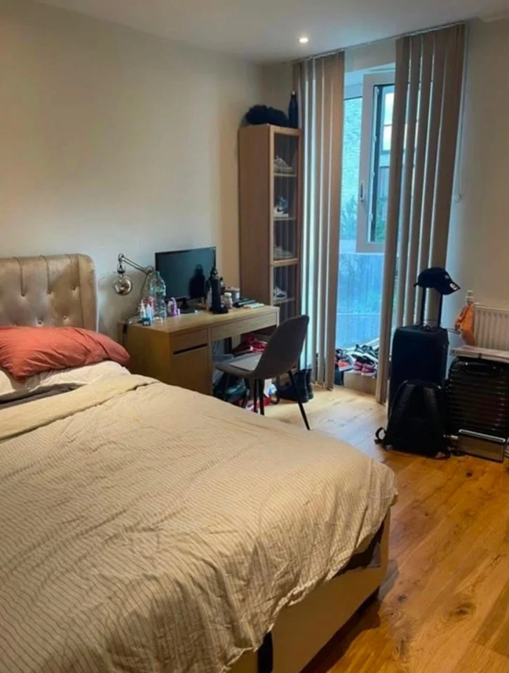 Room Hoy Street in Greater London