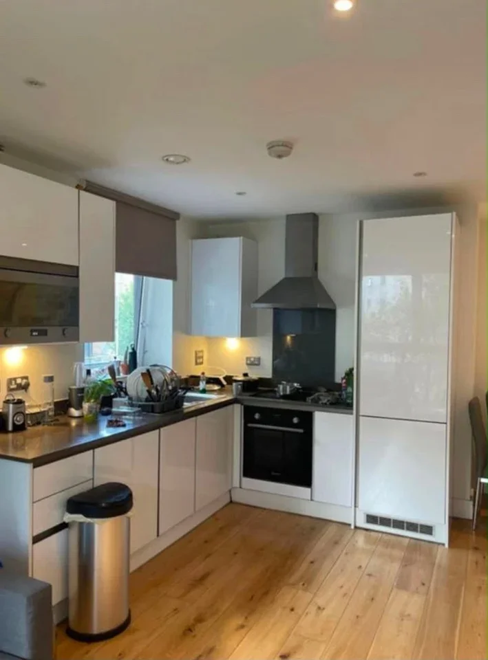Room Hoy Street in Greater London