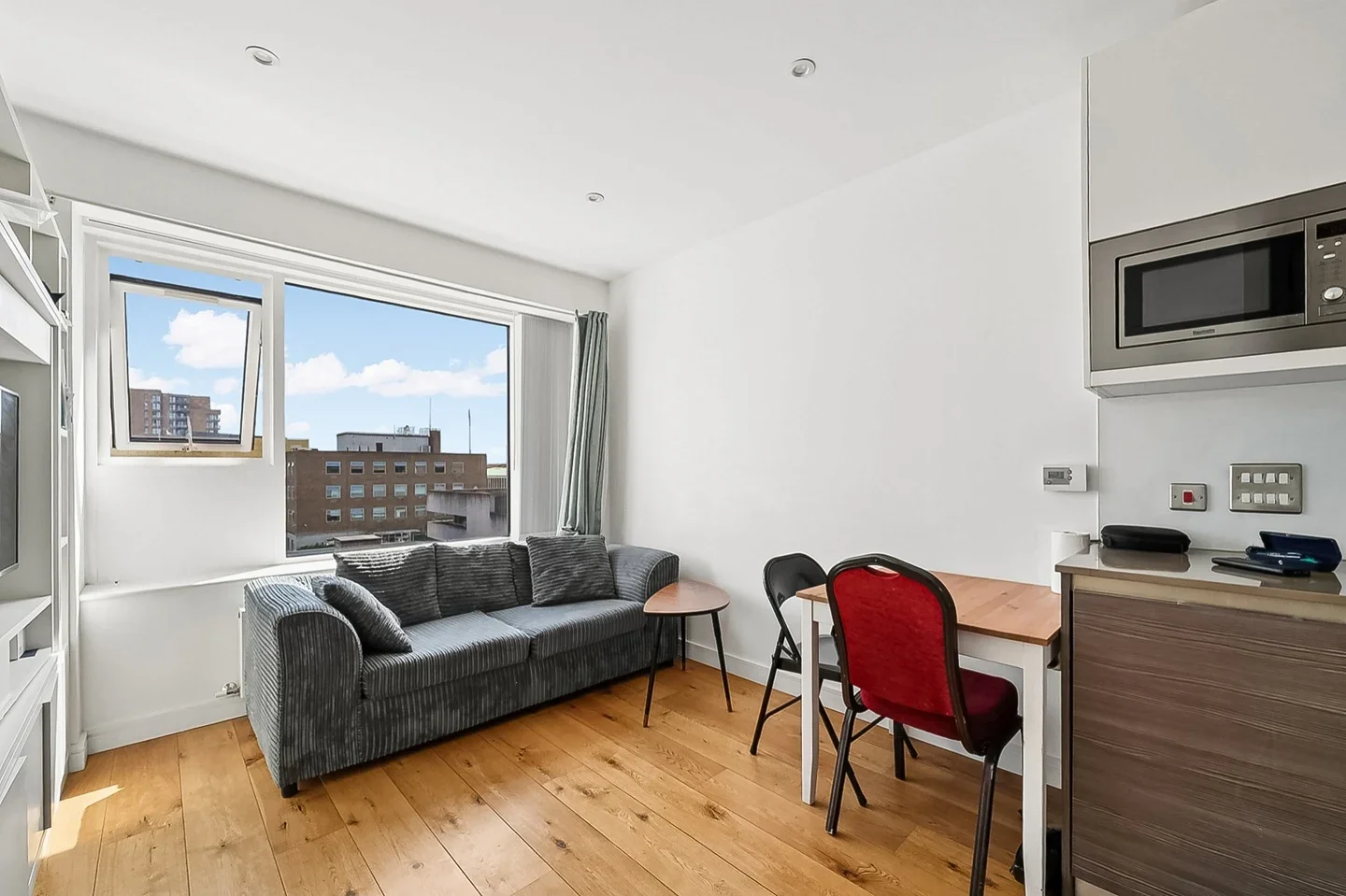 Flat Balfour Road in Greater London