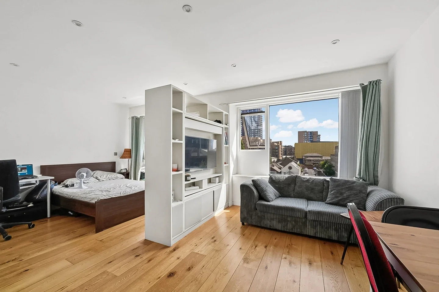 Flat Balfour Road in Greater London