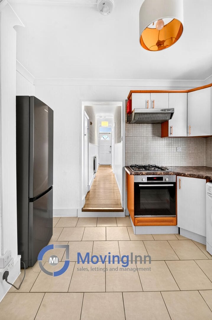 Flat Northwood Road in Greater London