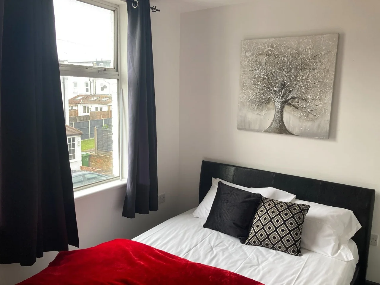 Room Winnock Road in Greater London