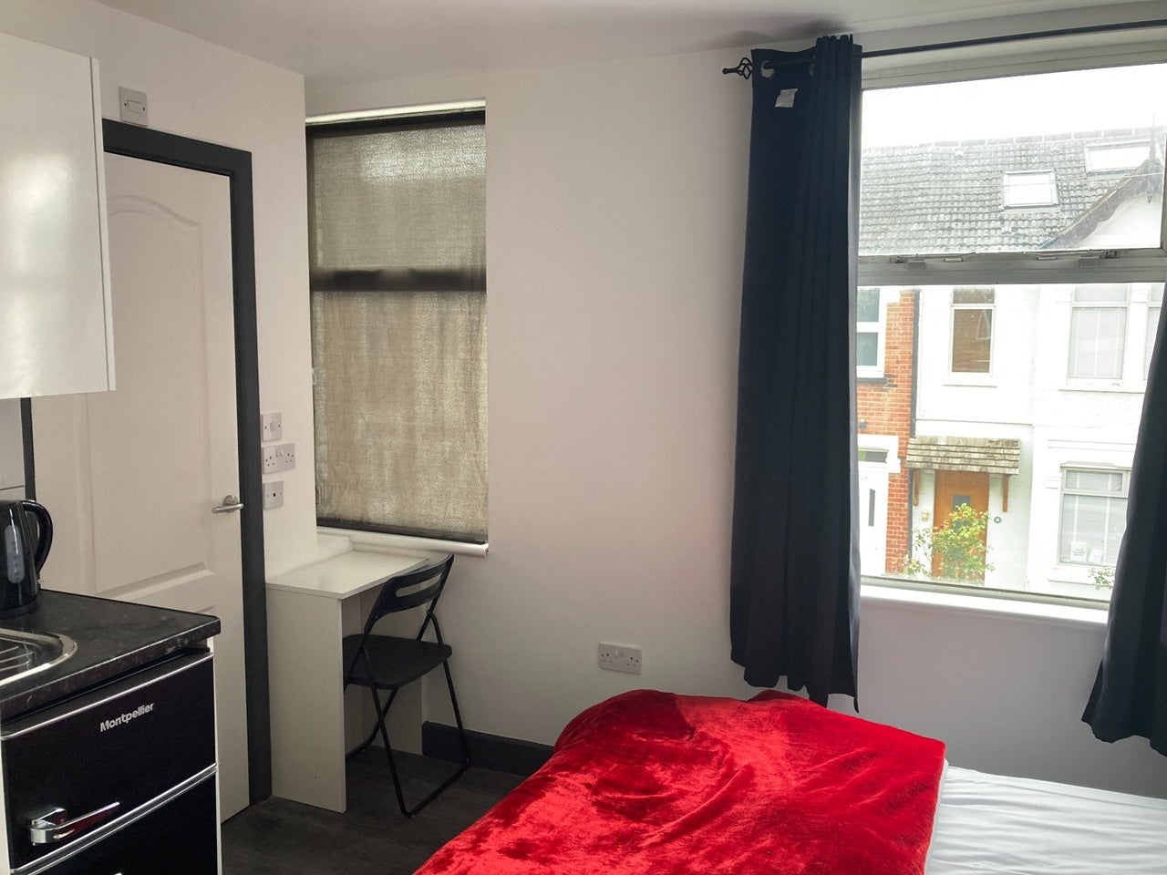 Room Winnock Road in Greater London