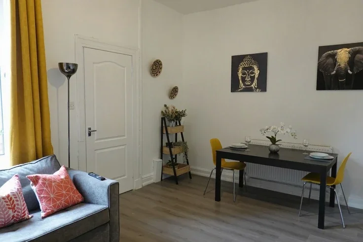 Flat Glenfinnan Grove in Mossend