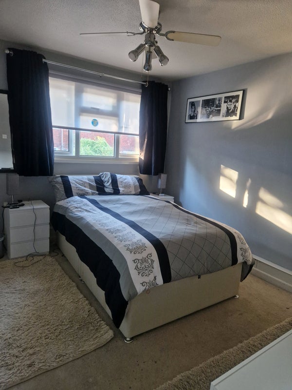 Room Baylis Walk in Crawley