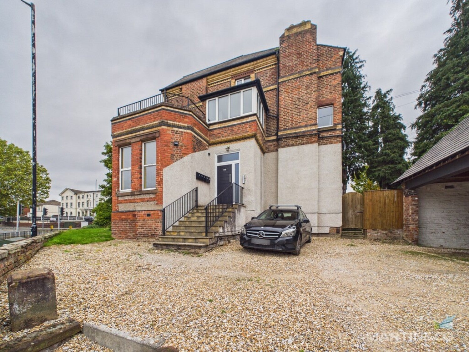 Flat Woodland Road in Bebington