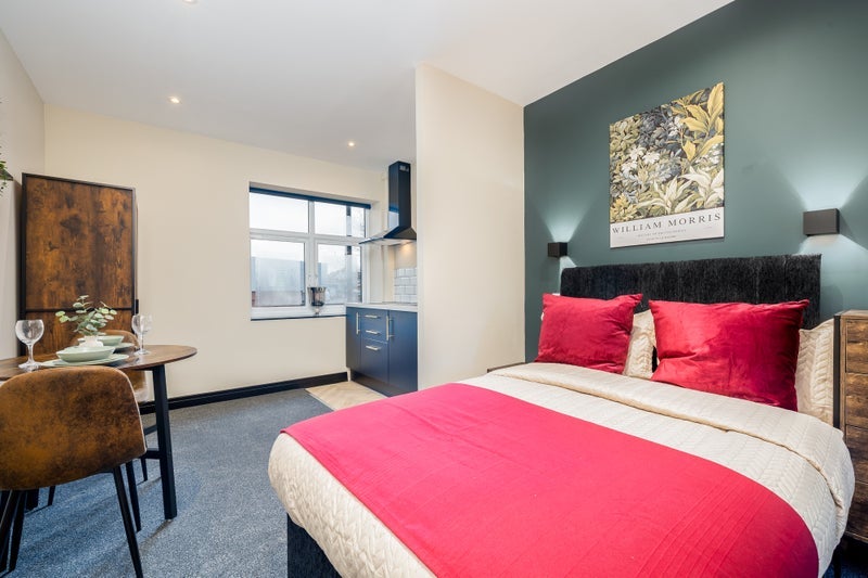 Room Bond Street in Nuneaton and Bedworth