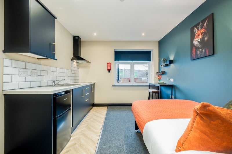 Room Bond Street in Nuneaton and Bedworth